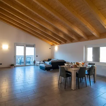 Apartmán Attico Bella Vista *